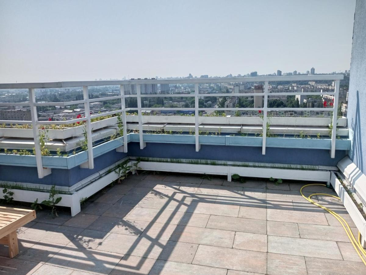 Небольшой Пентхаус С Прекрасным Видом На Город Kyiv Exterior photo